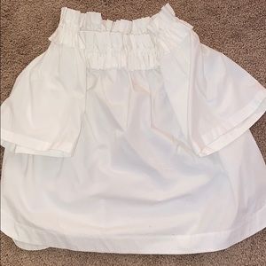 Vineyard Vines off the should blouse